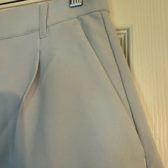 Abercrombie & Fitch Light Grey Trouser Shorts size small - Picture 4 of 9